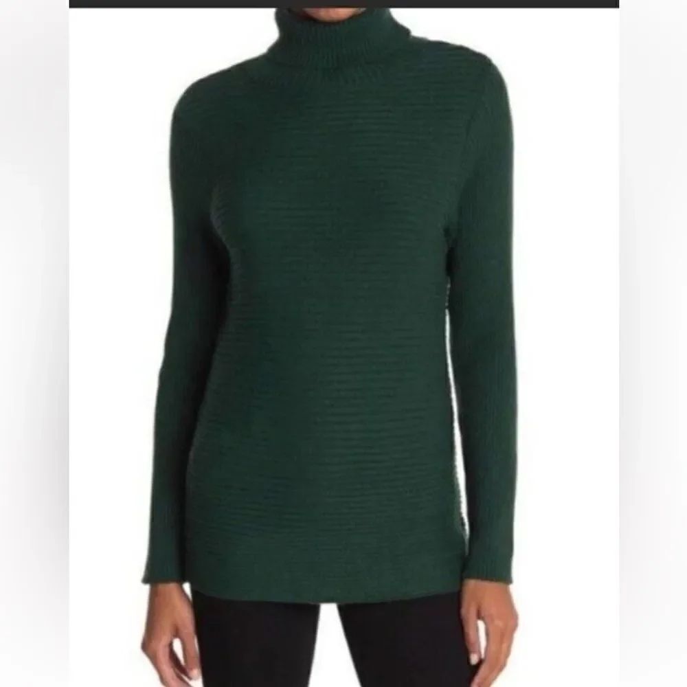 Devotion by Cyrus Turtleneck Ribbed tunic sweater, Pine Green, size M